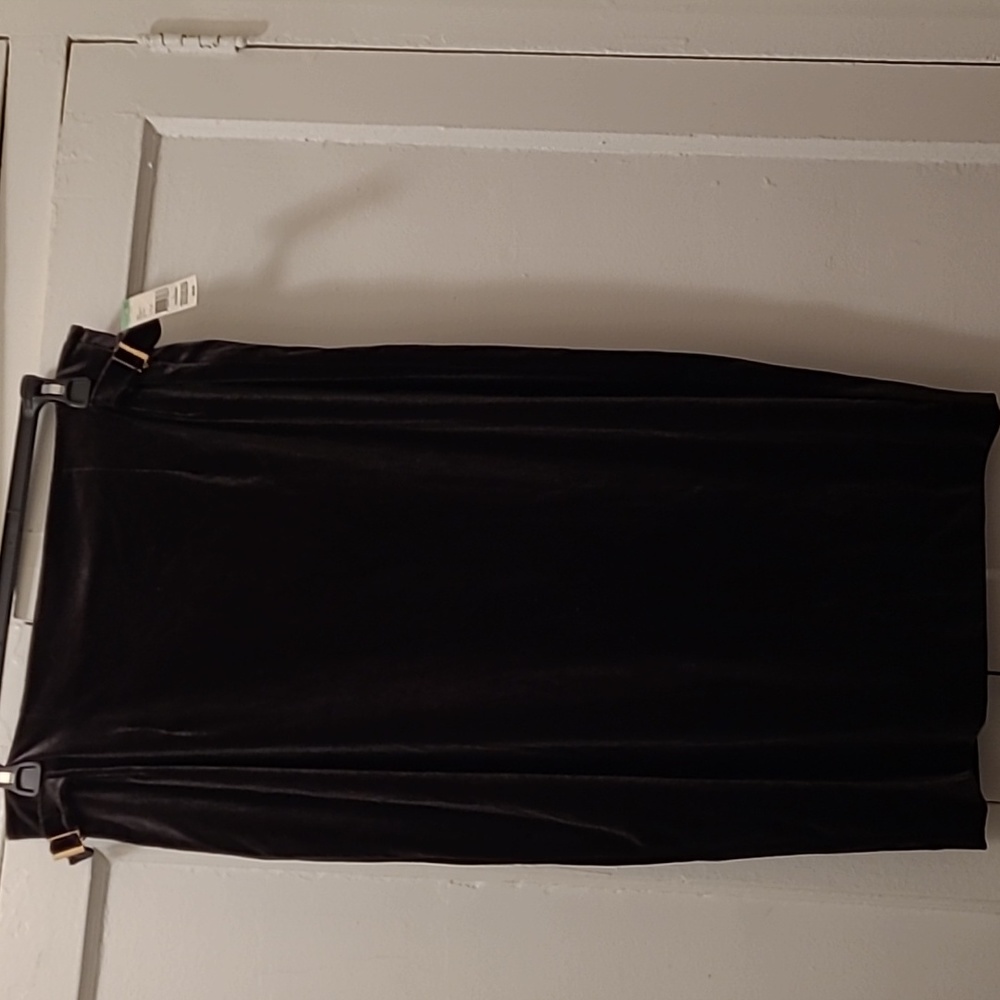 NWT, Large, black velour skirt